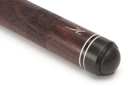 Кий Классика с гравировкой, Палисандр, Граб (С. Каюков) Кий Классика с гравировкой, Палисандр, Граб (С. Каюков)