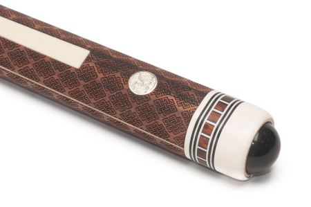 Кий Классика Элит 31 запил с гравировкой, Пламенный эбен, Граб (Р. Королев)