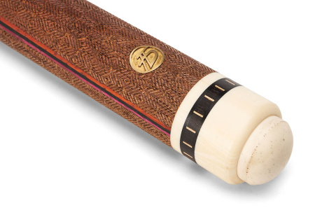 Кий Цветок, с гравировкой, Лапачо, Амарант, Падук, Черный граб, Граб (А. Беляев)