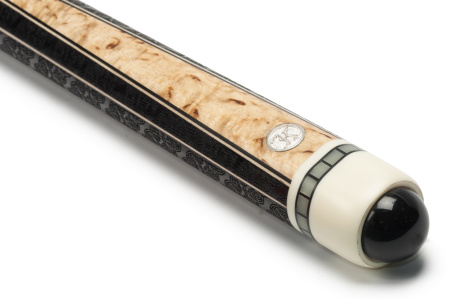 Кий Классика 16 запилов, под напряжением, с гравировкой, Черный граб, Граб (Р. Королев)