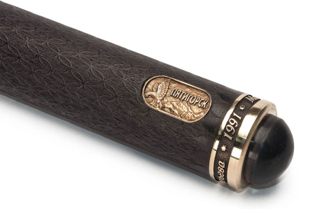 Кий Лотос, с гравировкой, Черный граб, Палисандр, Лимонник, Граб (Б. Григорьев Туз)