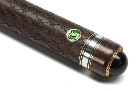 Кий Корона 8-ми перьевая, с гравировкой, Пламенный эбен, Змеиное дерево, Лунный эбен, Бирюза, Граб (Р. Королев)