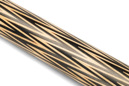 Кий Корона 8-ми перьевая, с гравировкой И. Абрамова, Пламенный эбен, Граб (Р. Королев)